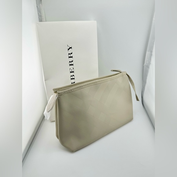 Burberry Unisex Toiletry Bag or Cosmetic Case with Box - Picture 8 of 12